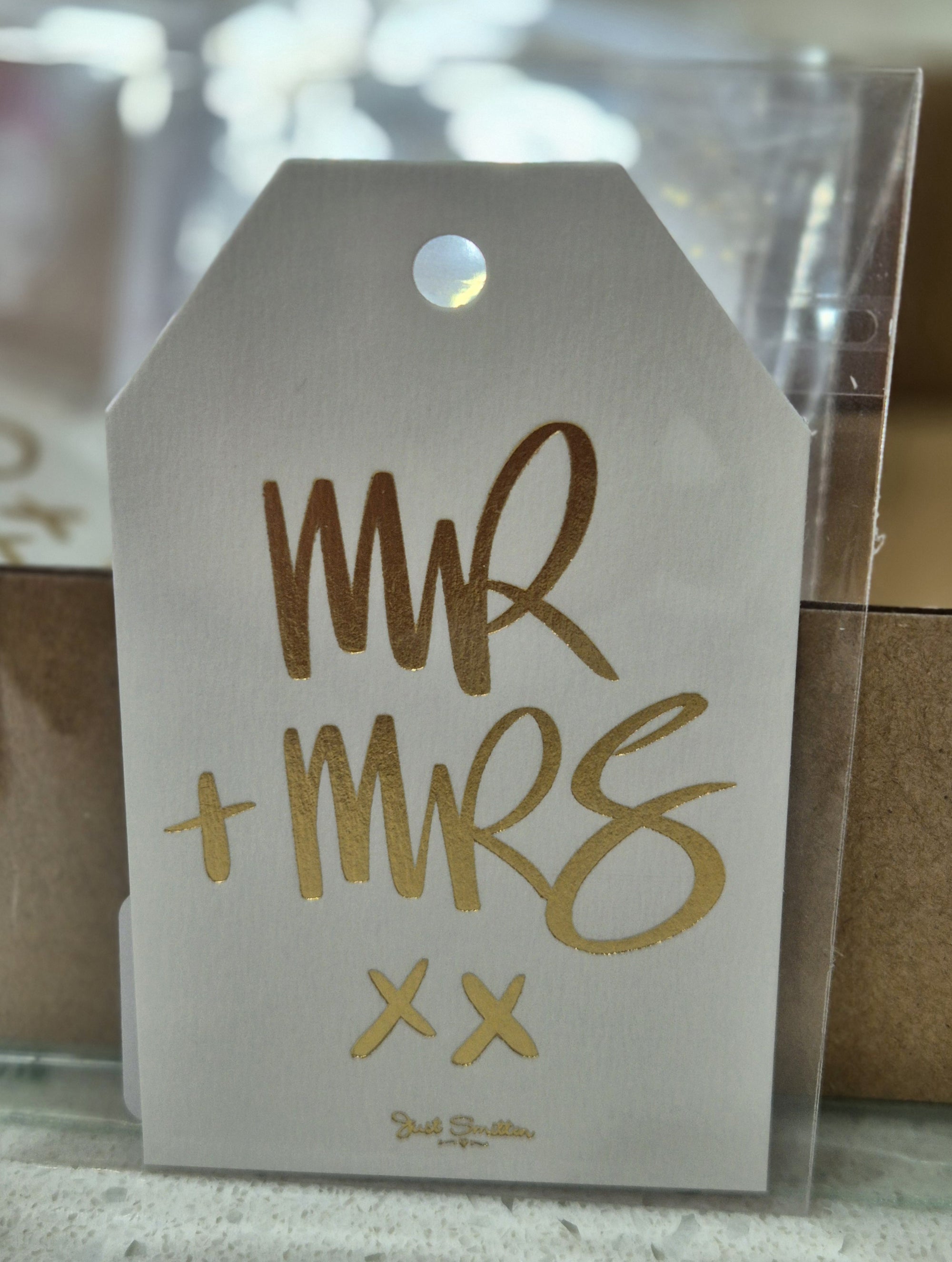 Gift Tag-White Mr+Mrs