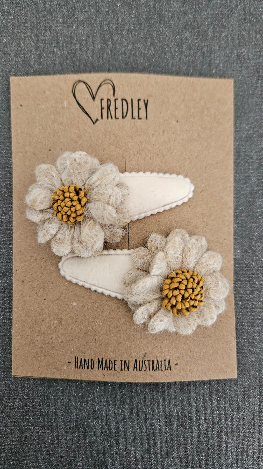 Fredley Oat/Cream Flower Clips