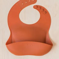 Silicone Bib Rust (Beauden Registry)