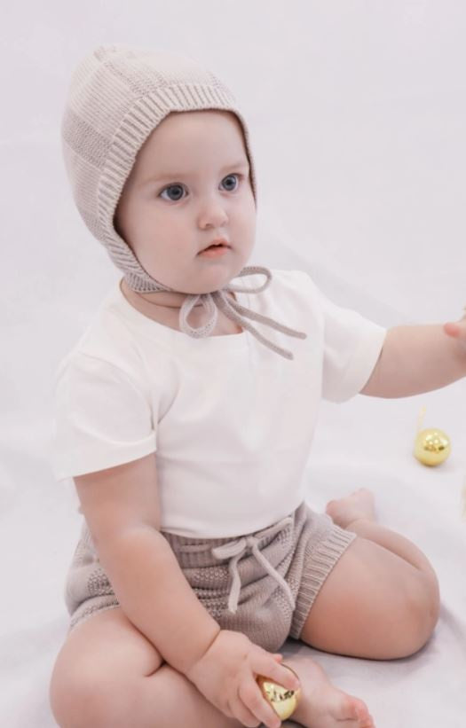 Knitted Emmi Set Grey Bloomers & Hat