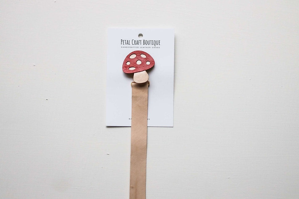 Toadstool Leather Dummy Chain Red