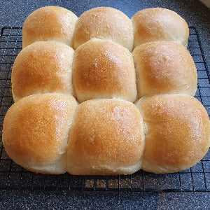 Bakery Fresh Bread Rolls 9pk